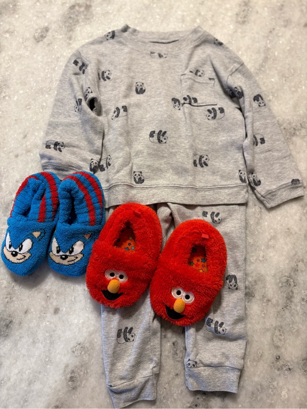 Gray Panda Print Kids Two-Piece Pajama Set - & Two Pairs of Slippers size 6